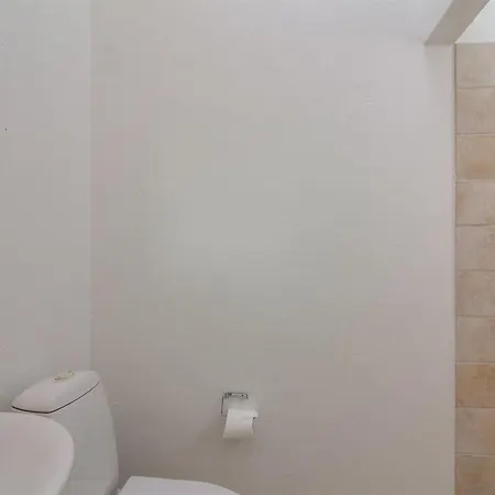 Edwin - 400m From The Sea By Interhome Nyaraló